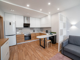 Стильная древесно-белая кухня по дизайн-проекту