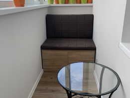 Комплект мебели на балкон (рабочее место, диванчик, шкафы)