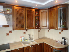 Кухонный гарнитур с фасадами из березы