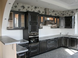 Кухня Классика с черными патинированными фасадами