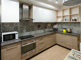 Стильная угловая кухня с CLEAF-панелями
